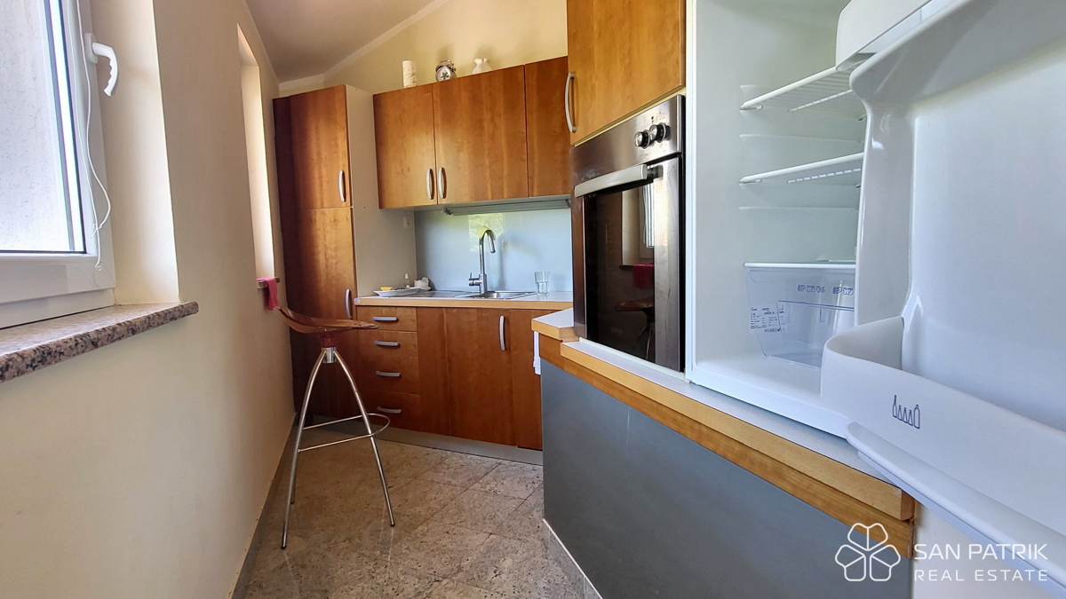 Crikvenica, okolica – Tovarna kave, opremljena in pripravljena za obratovanje