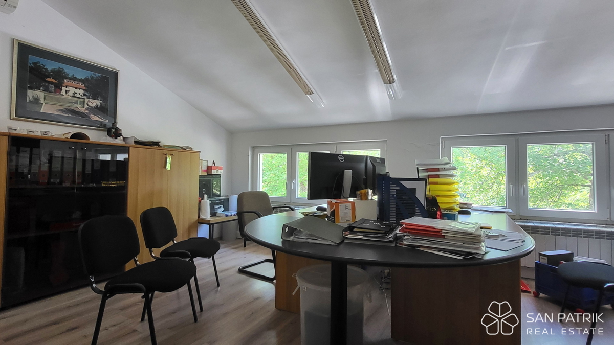 Crikvenica, okolica – Tovarna kave, opremljena in pripravljena za obratovanje