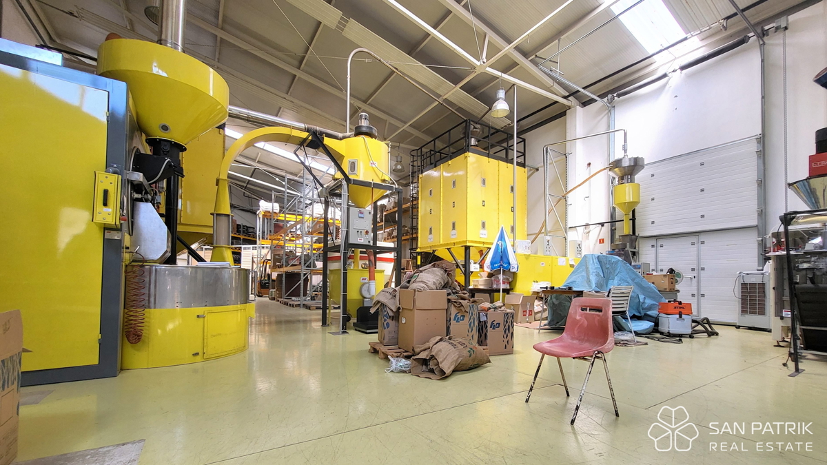 Crikvenica, okolica – Tovarna kave, opremljena in pripravljena za obratovanje