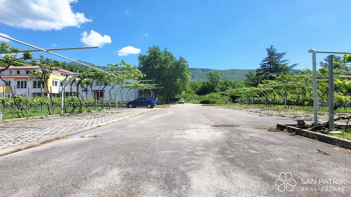 Crikvenica, okolica – Tovarna kave, opremljena in pripravljena za obratovanje