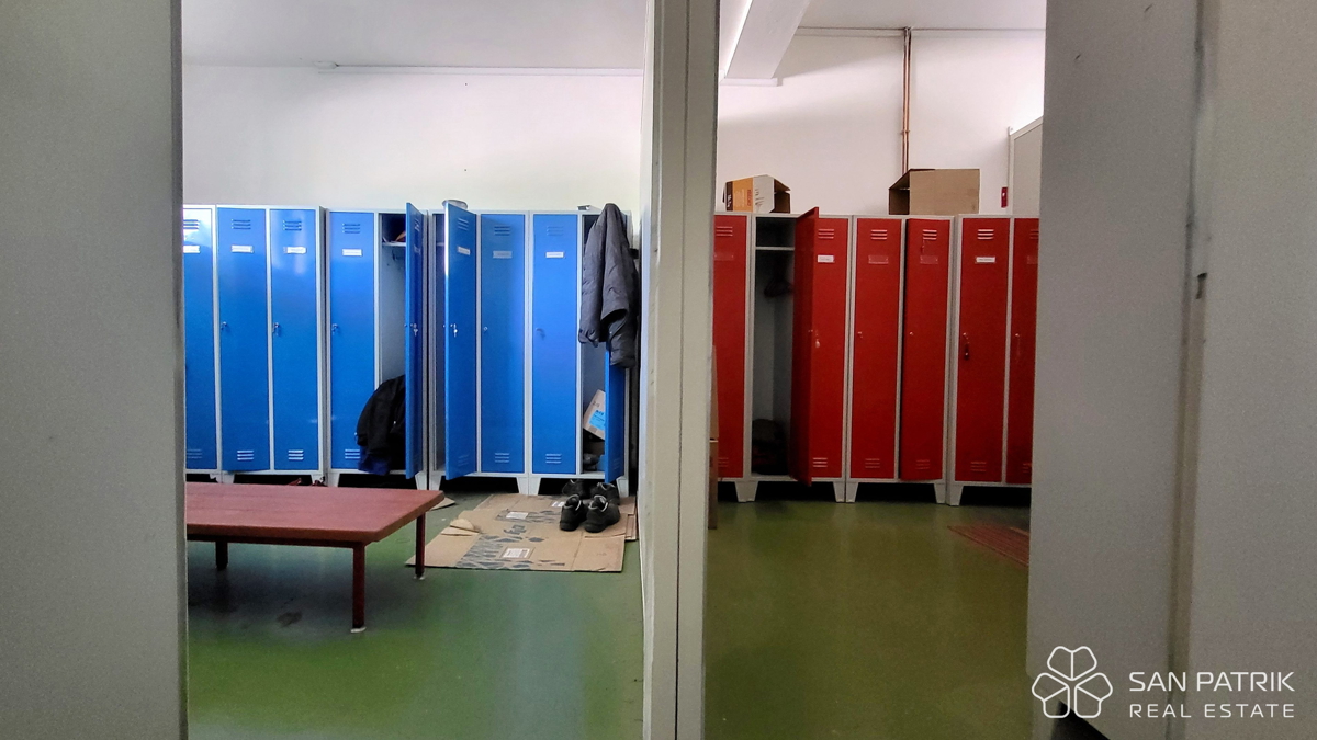 Crikvenica, okolica – Tovarna kave, opremljena in pripravljena za obratovanje