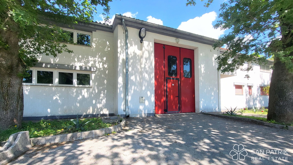 Crikvenica, okolica – Tovarna kave, opremljena in pripravljena za obratovanje