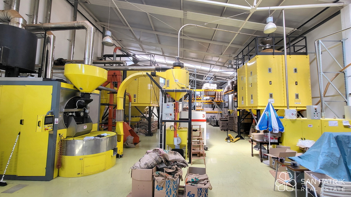 Crikvenica, okolica – Tovarna kave, opremljena in pripravljena za obratovanje