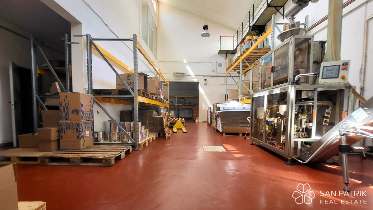 Crikvenica, okolica – Tovarna kave, opremljena in pripravljena za obratovanje