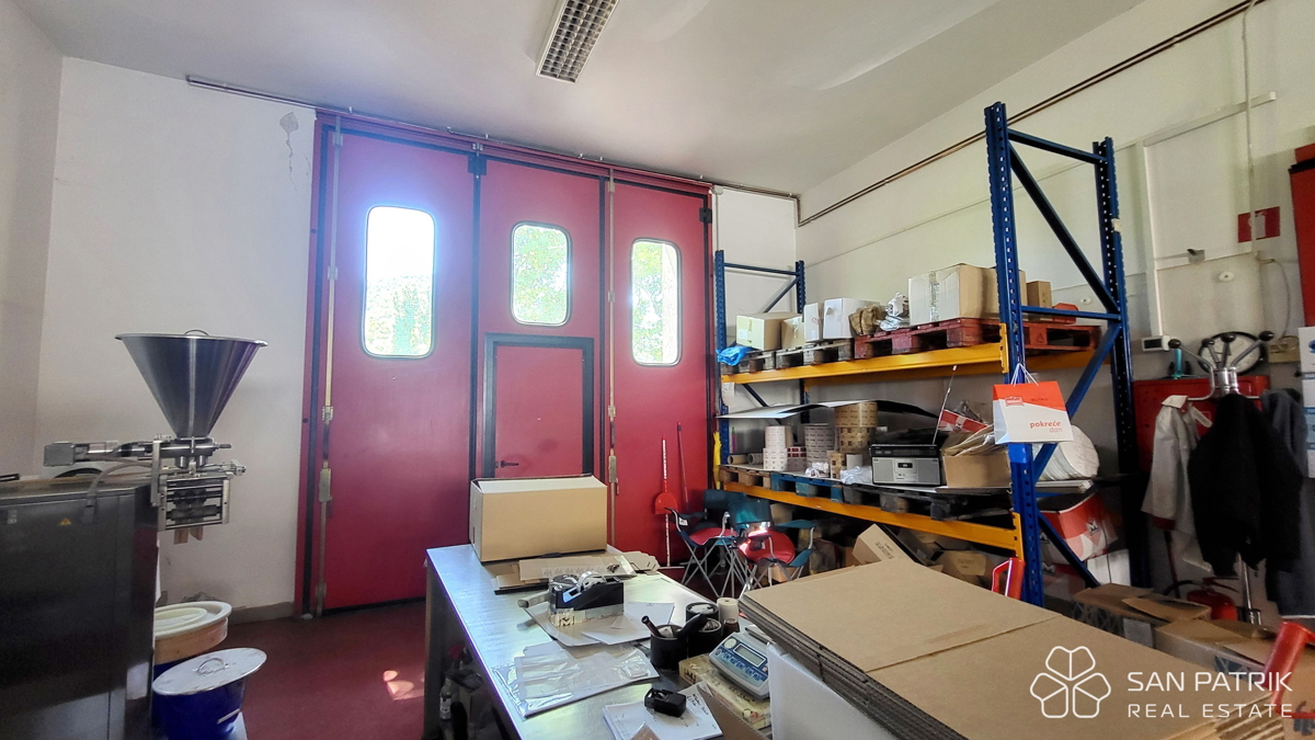 Crikvenica, okolica – Tovarna kave, opremljena in pripravljena za obratovanje