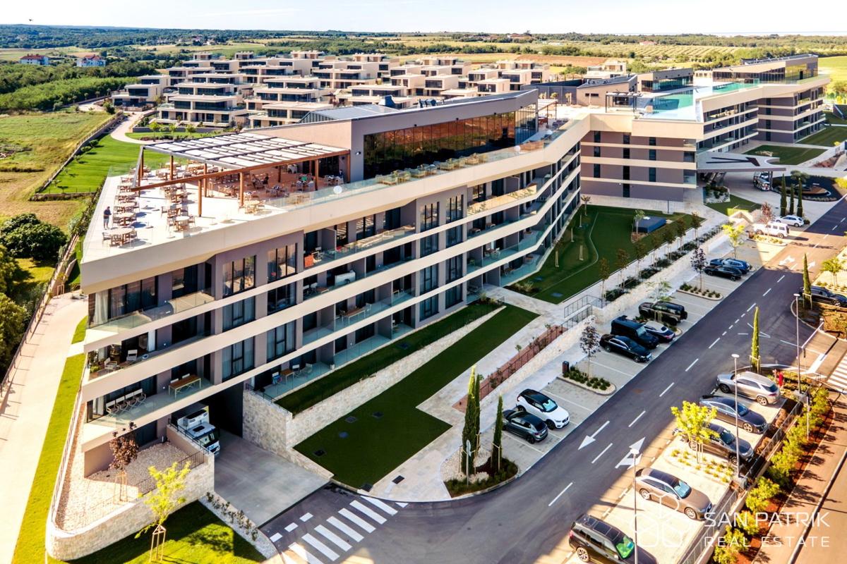Naložba v Istri: Luksuzno stanovanje v Petram Resortu, donos 5–7%