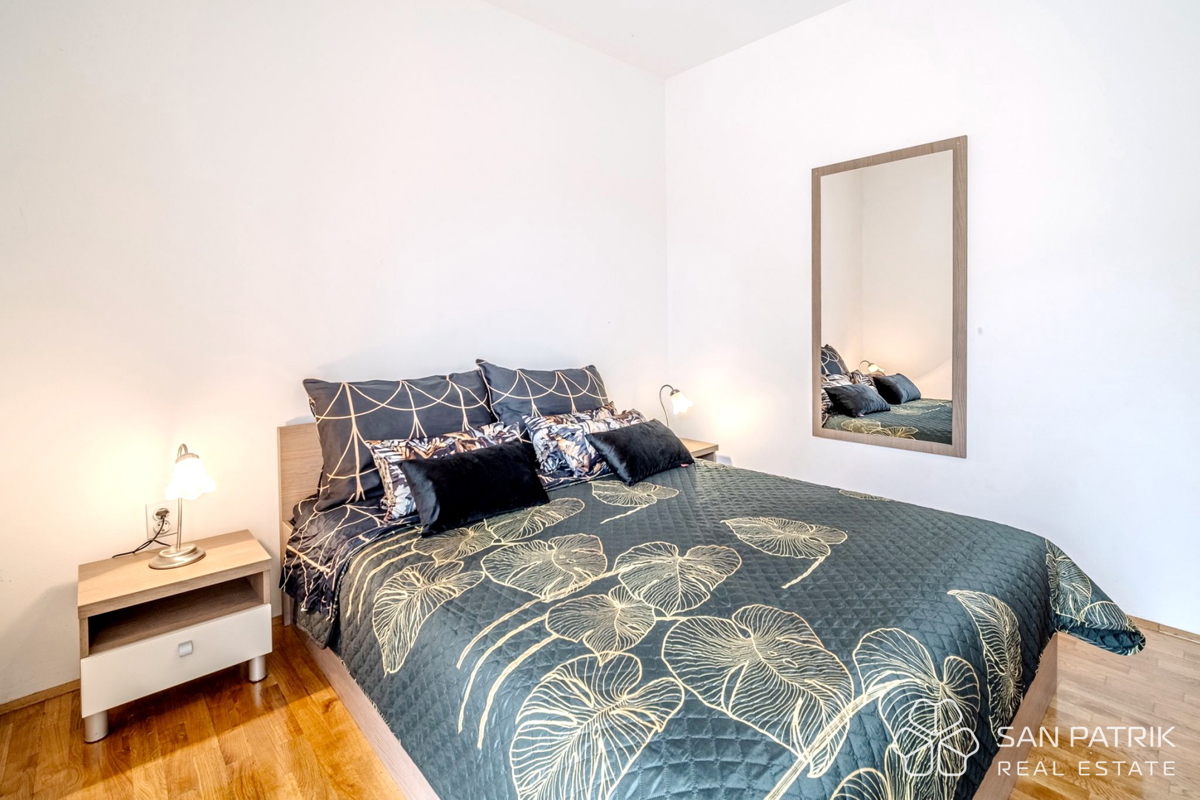 Stavba s 6 stanovanji v prvem vrsti ob morju, Milna, otok Brač