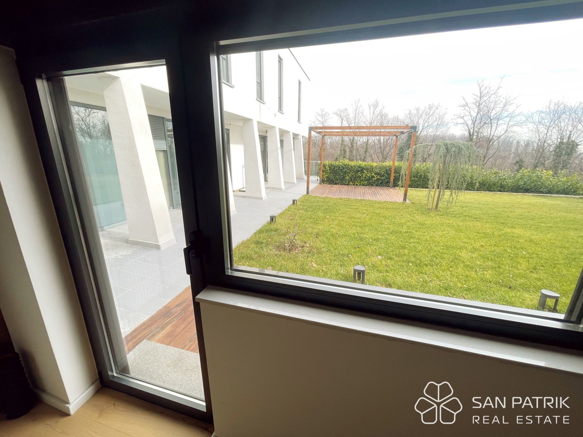 Ekskluzivno 5-sobno stanovanje (153 m2) v zeleni oazi gozdnega parka Jelenovac