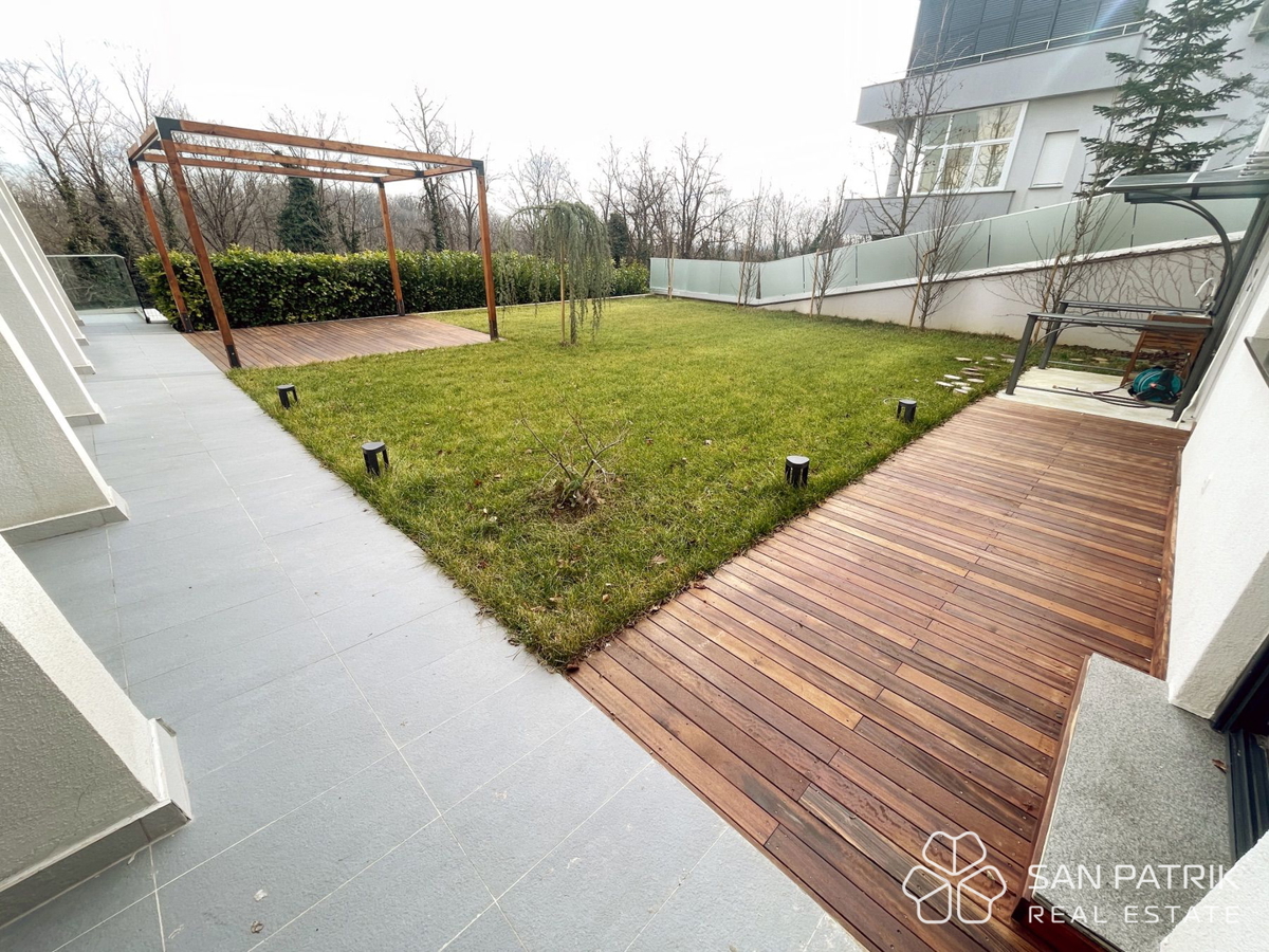 Ekskluzivno 5-sobno stanovanje (153 m2) v zeleni oazi gozdnega parka Jelenovac