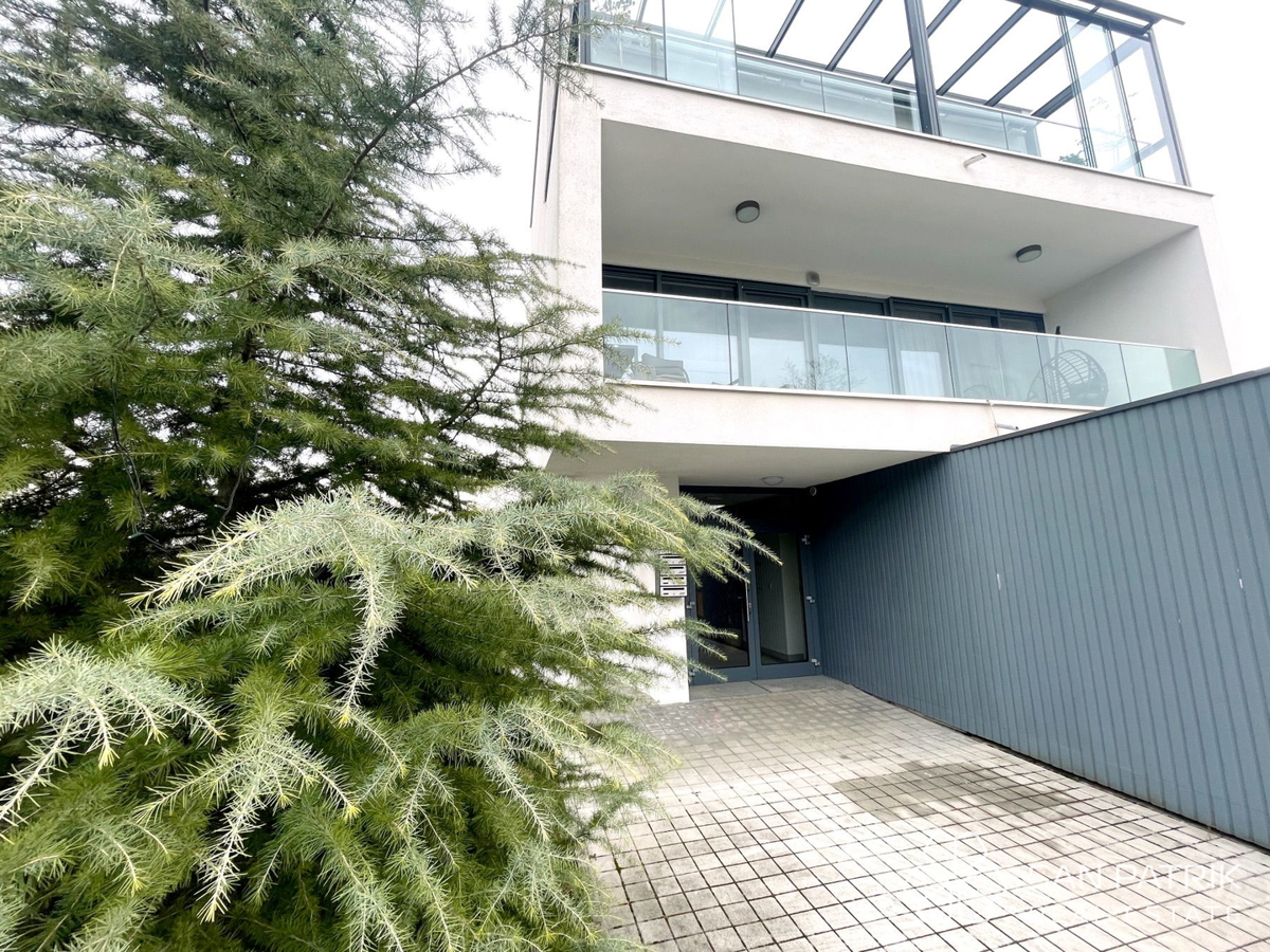 Ekskluzivno 5-sobno stanovanje (153 m2) v zeleni oazi gozdnega parka Jelenovac