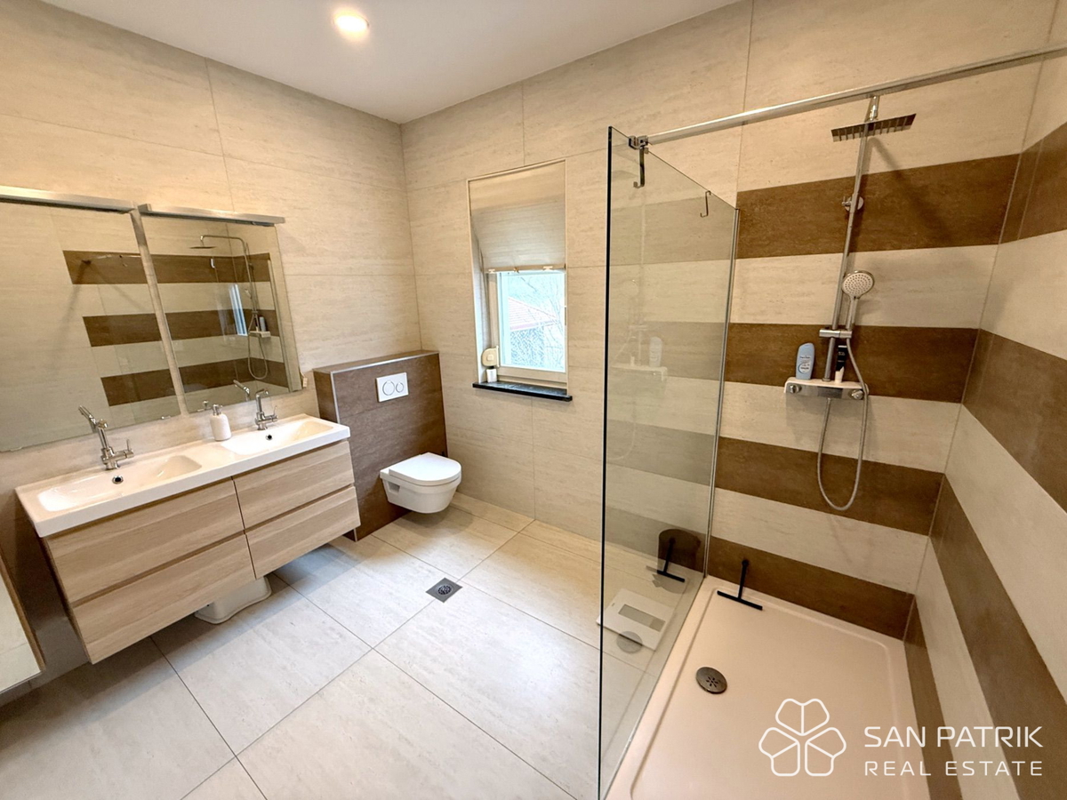 Moderen penthouse v Mlinovih – Art Deco slog in pogled na naravo