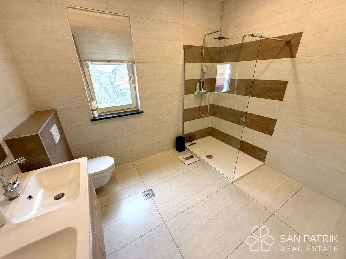 Moderen penthouse v Mlinovih – Art Deco slog in pogled na naravo