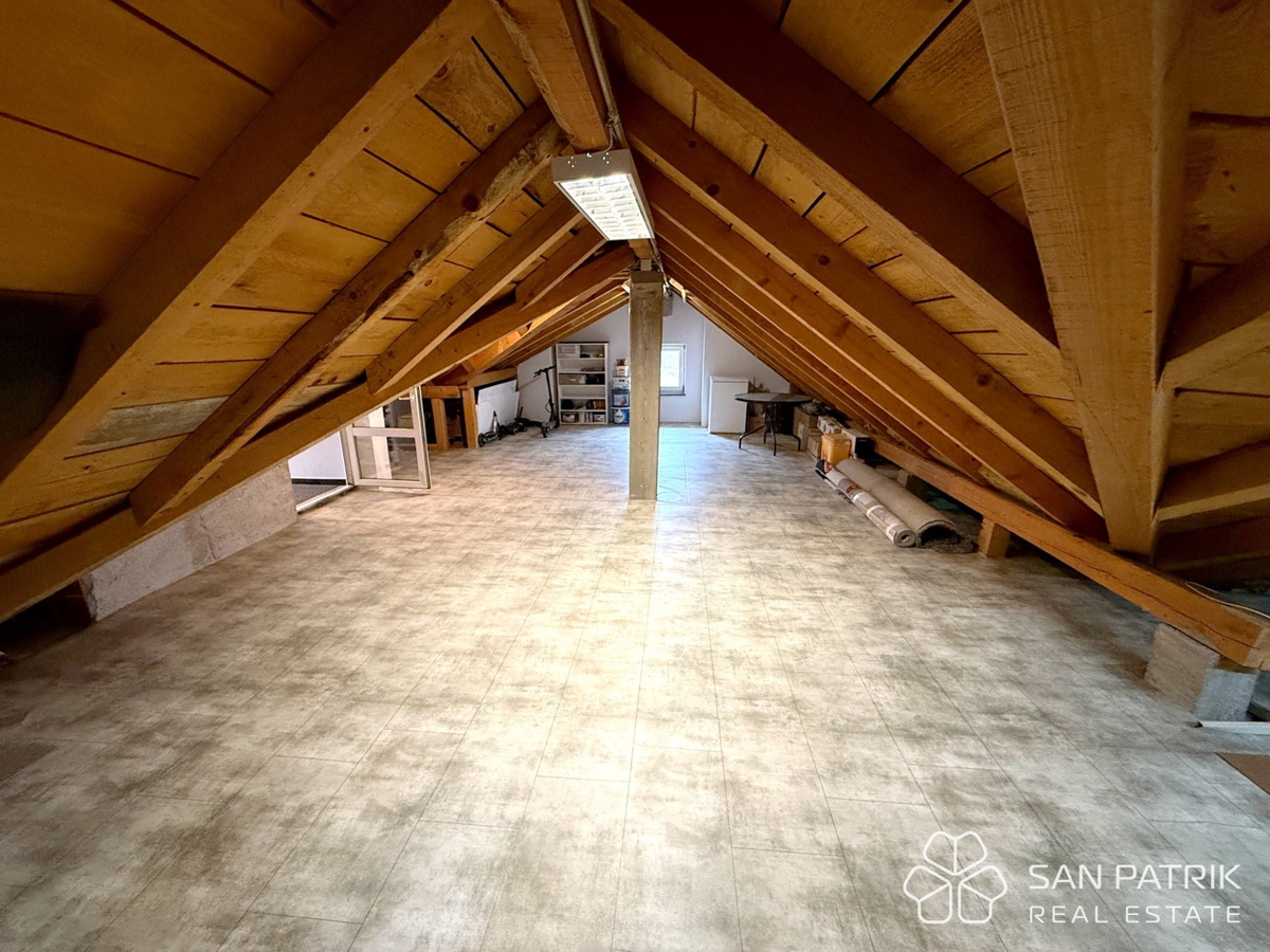 Moderen penthouse v Mlinovih – Art Deco slog in pogled na naravo