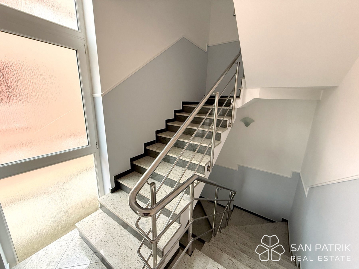 Moderen penthouse v Mlinovih – Art Deco slog in pogled na naravo