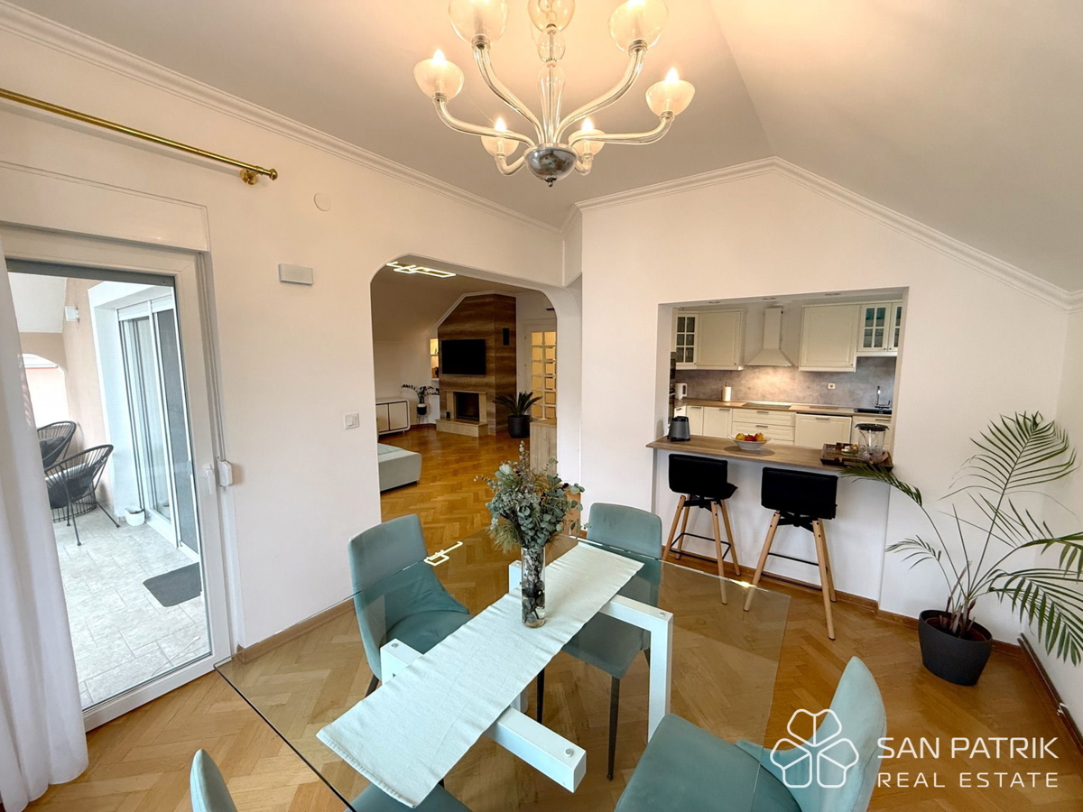 Moderen penthouse v Mlinovih – Art Deco slog in pogled na naravo