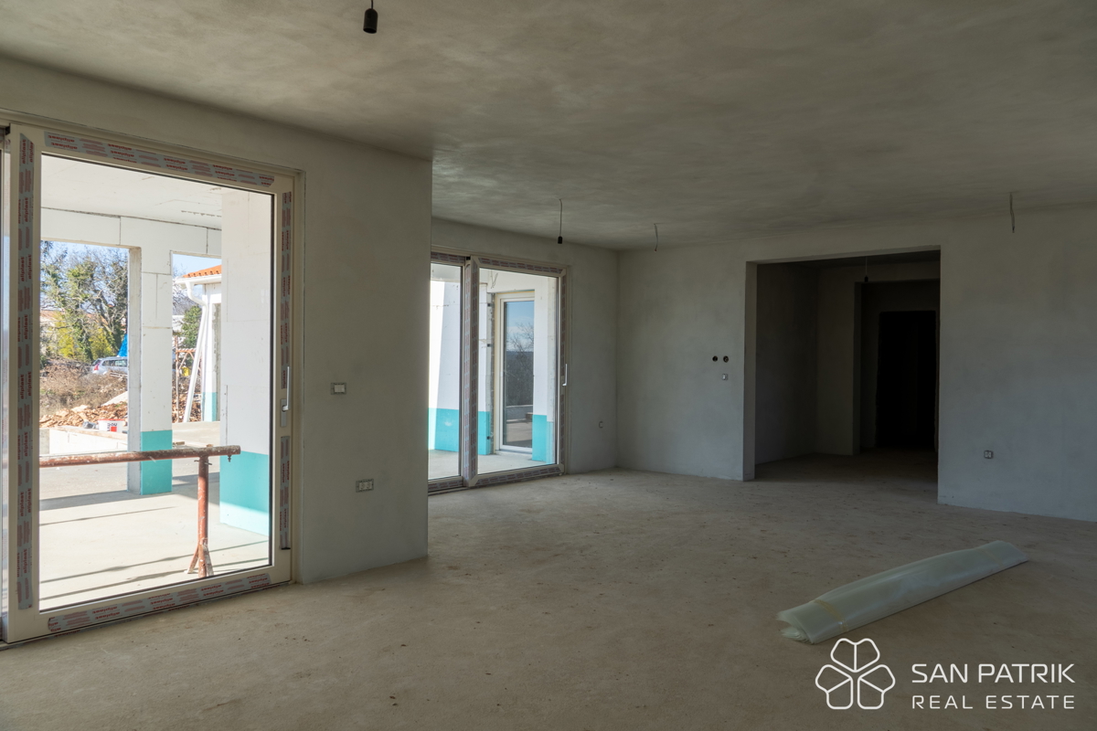 Moderna pritlična hiša (130 m2) na mirni lokaciji v bližini Labina