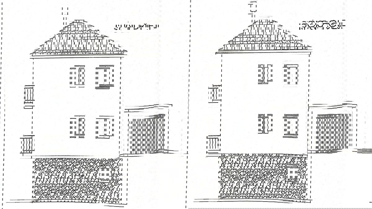 Obnovljena vila v bližini morja s 4 stanovanjskimi enotami in garažo