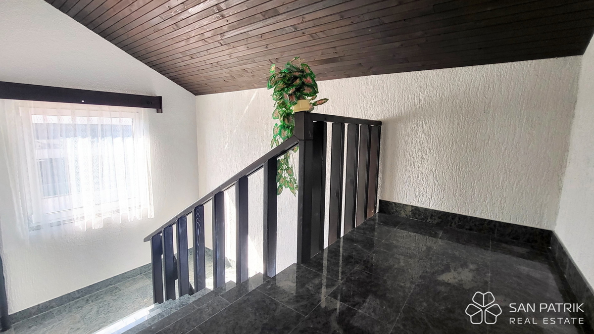 Novi Vinodolski, okolica: hiša idealna za turizem