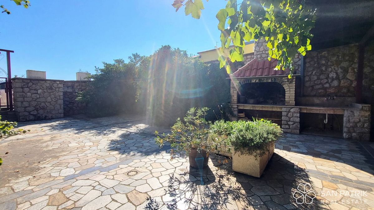 Novi Vinodolski, okolica: hiša idealna za turizem