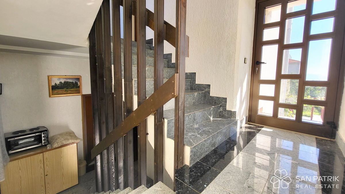 Novi Vinodolski, okolica: hiša idealna za turizem