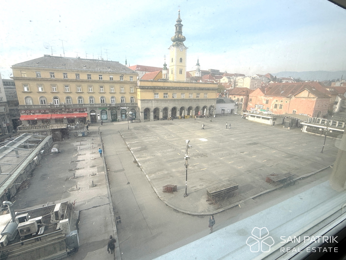 Stan na Dolcu

Stanovanje na Dolcu