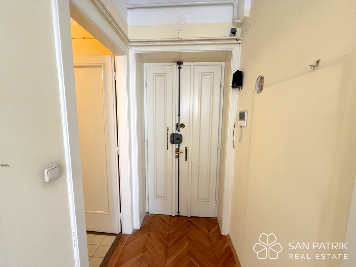 Stan na Dolcu

Stanovanje na Dolcu