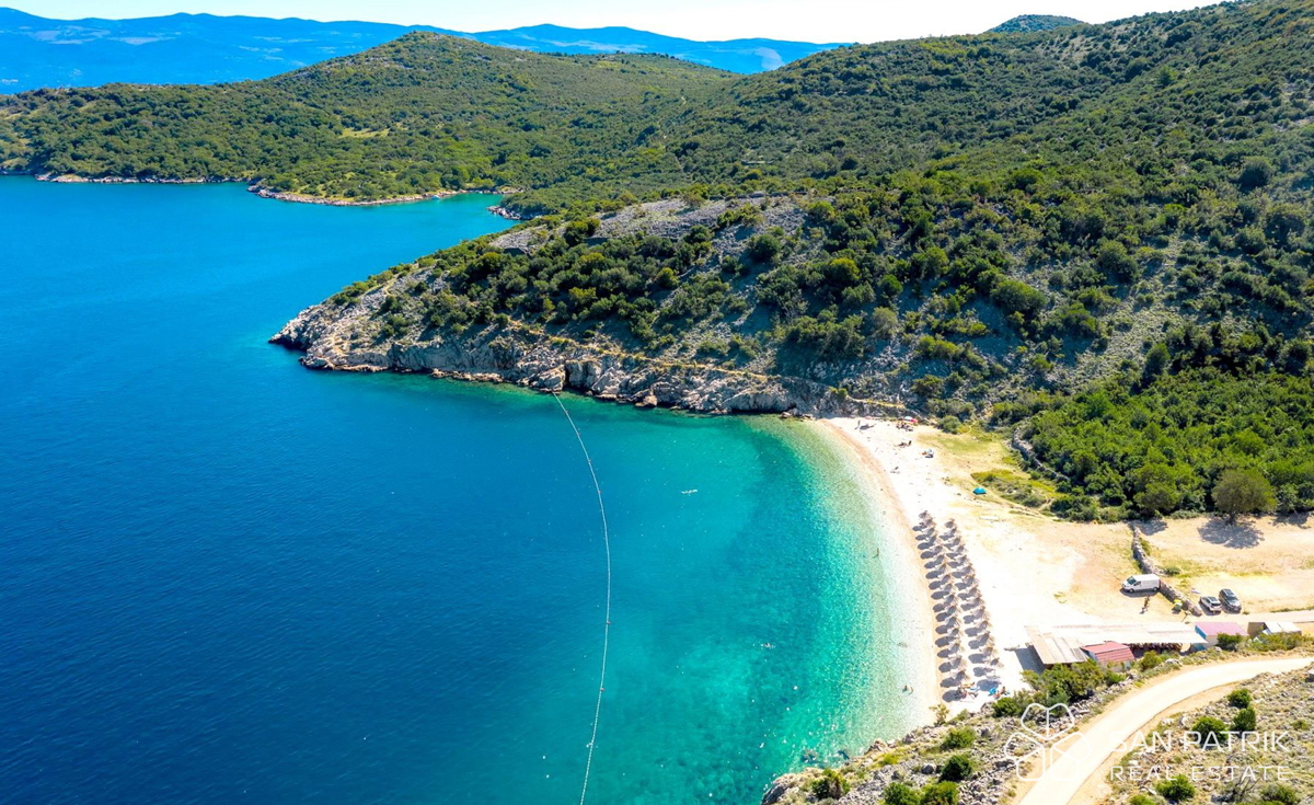 Eleganten apartma z bazenom in pogledom na morje – Vrbnik, otok Krk