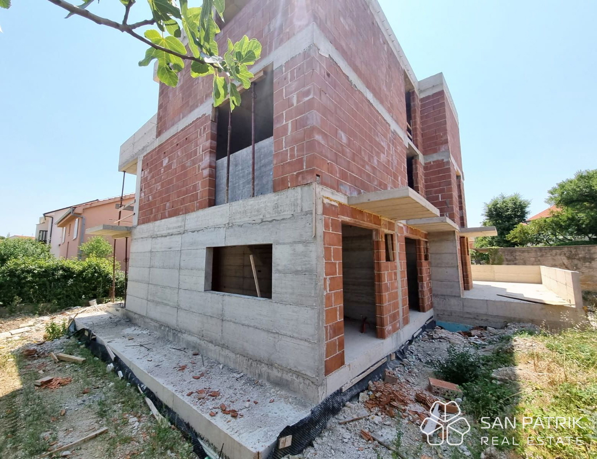 Otok Krk, Mesto Krk - Gradbena parcela s projektom