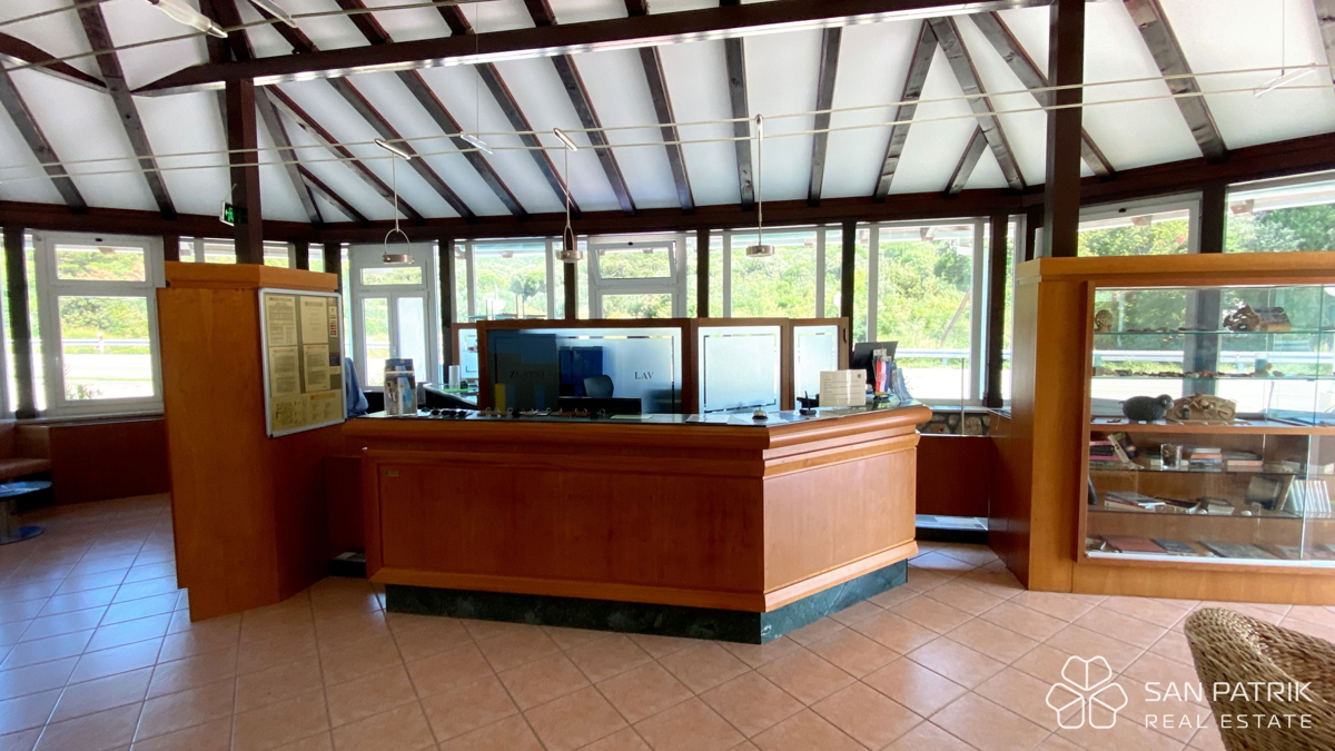 Otok Cres: hotel s 4 zvezdicami z utečenim poslovanjem – investicijska priložnost