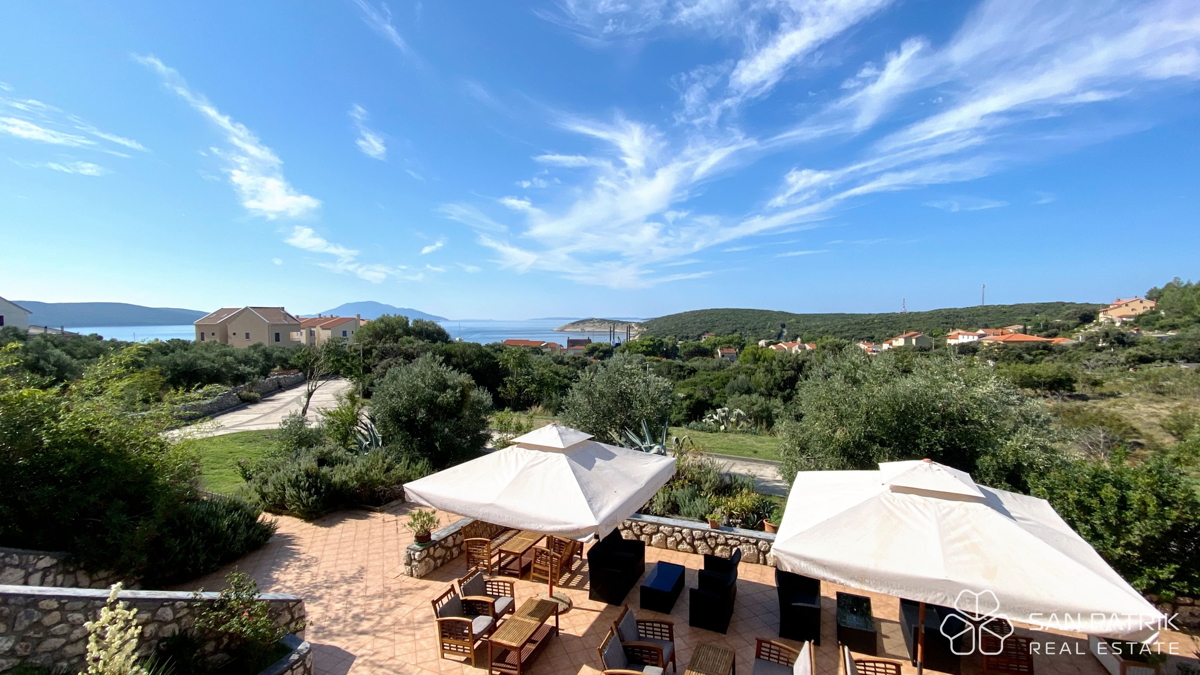 Otok Cres: hotel s 4 zvezdicami z utečenim poslovanjem – investicijska priložnost