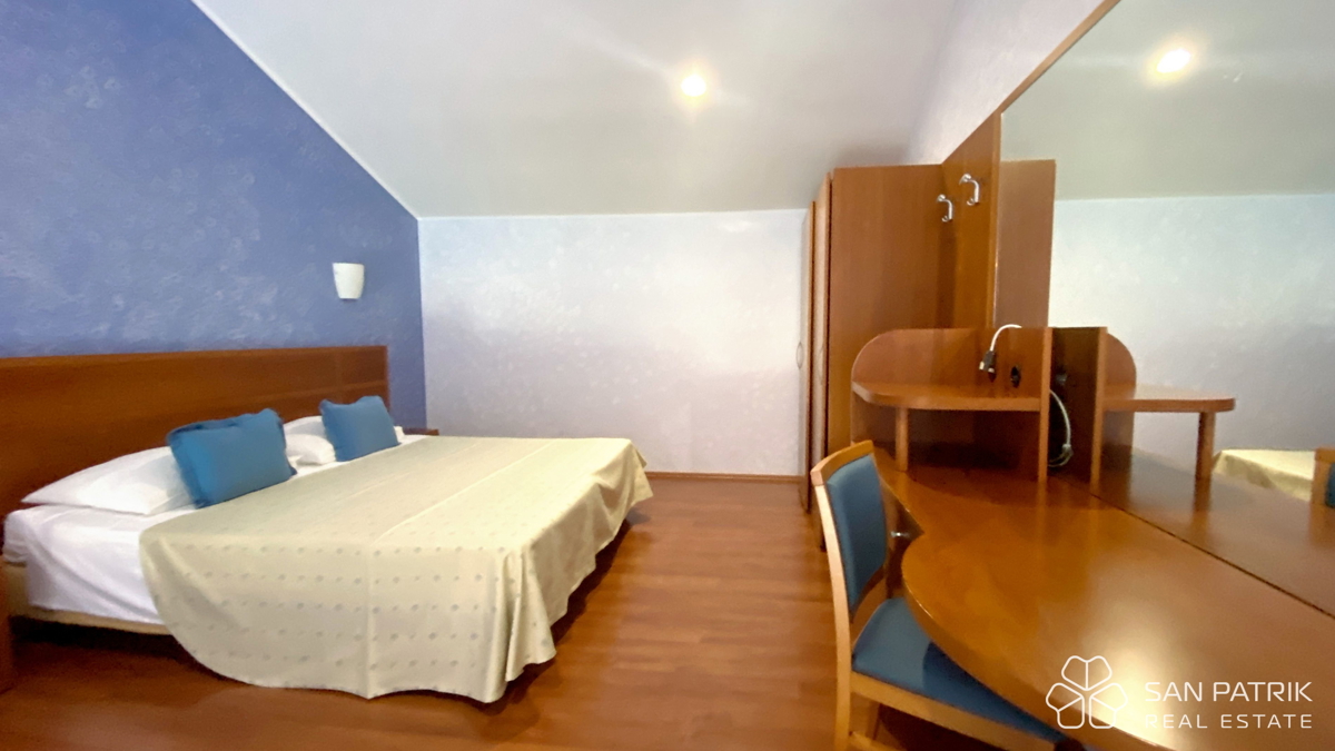 Otok Cres: hotel s 4 zvezdicami z utečenim poslovanjem – investicijska priložnost