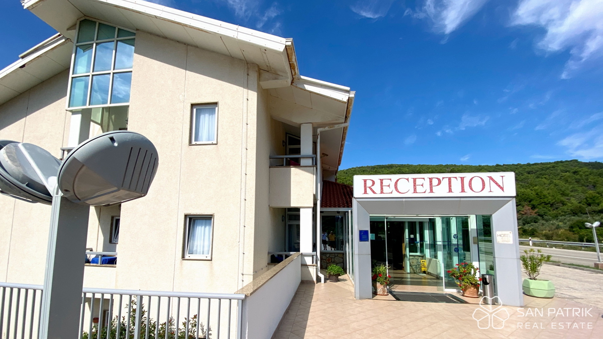 Otok Cres: hotel s 4 zvezdicami z utečenim poslovanjem – investicijska priložnost