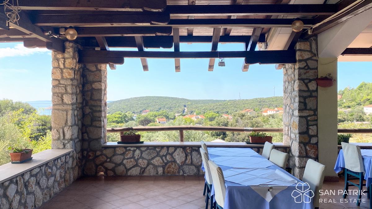 Otok Cres: hotel s 4 zvezdicami z utečenim poslovanjem – investicijska priložnost