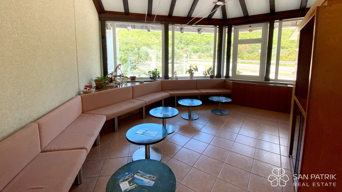 Otok Cres: hotel s 4 zvezdicami z utečenim poslovanjem – investicijska priložnost