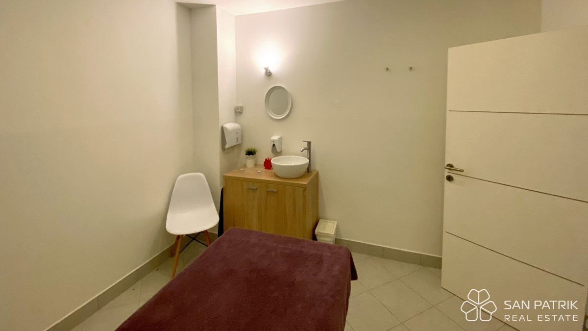 Otok Cres: hotel s 4 zvezdicami z utečenim poslovanjem – investicijska priložnost