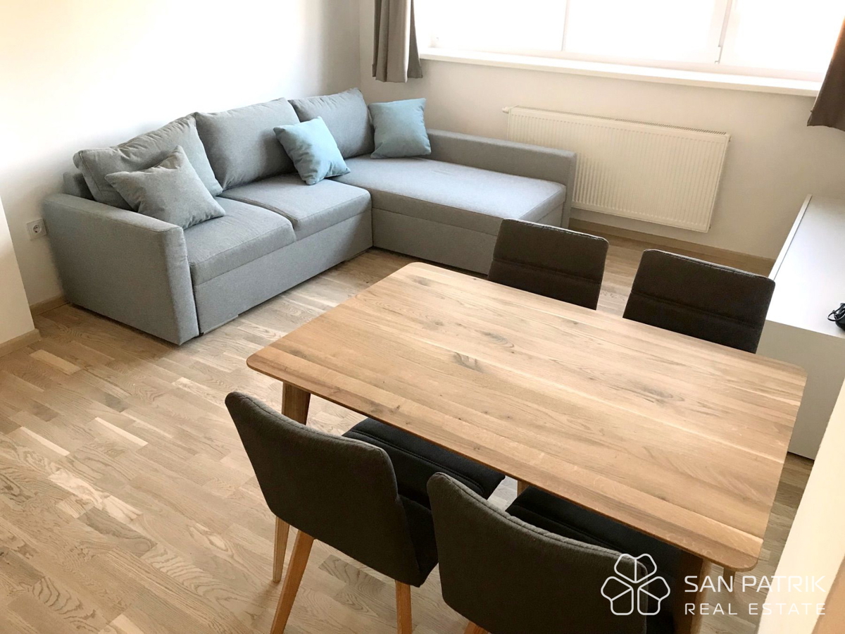 Center - Amruševa: Trosobno stanovanje z delovno sobo (107,87 m2) s teraso in pogledom