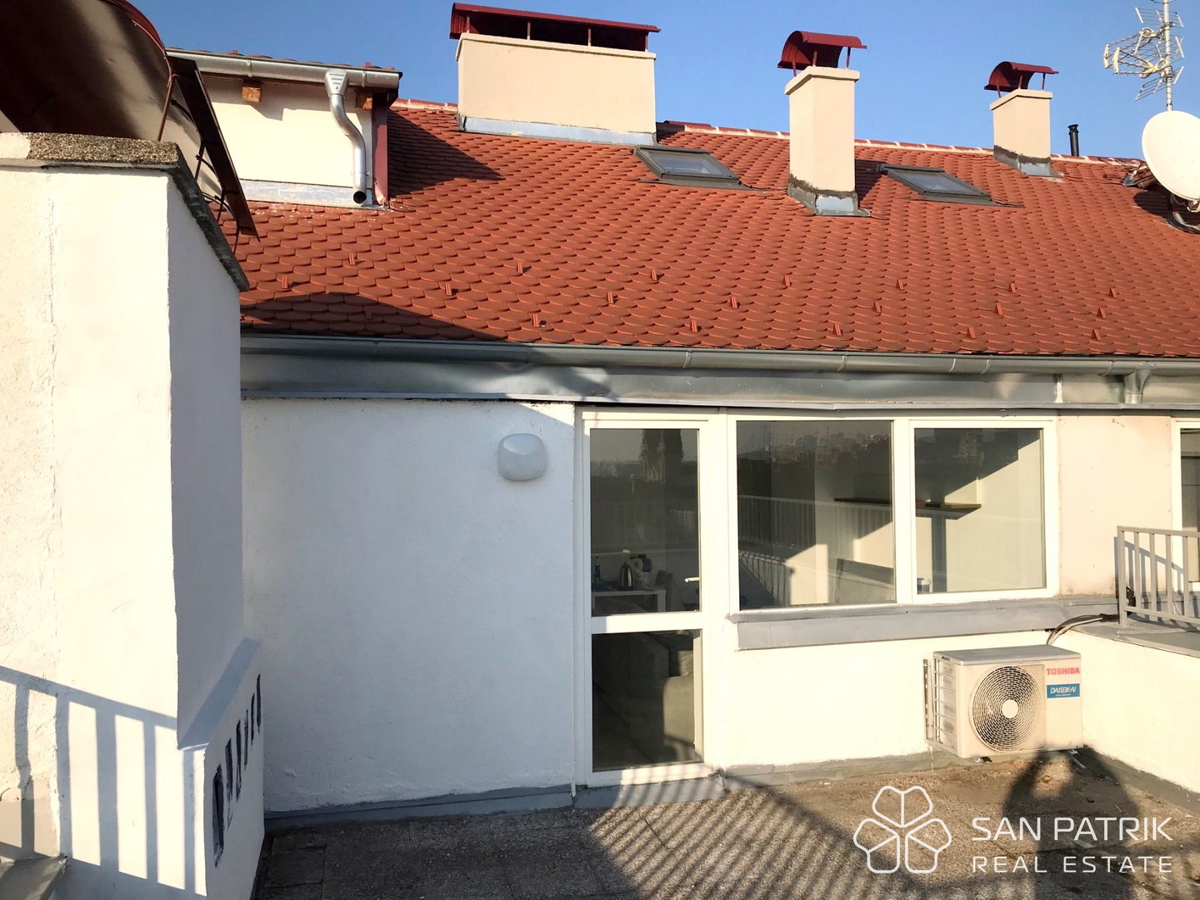 Center - Amruševa: Trosobno stanovanje z delovno sobo (107,87 m2) s teraso in pogledom