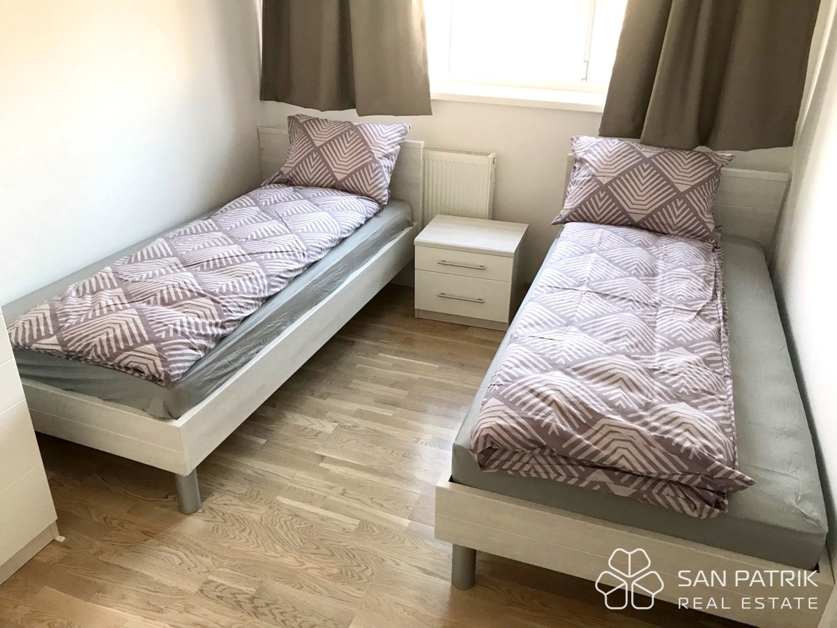 Center - Amruševa: Trosobno stanovanje z delovno sobo (107,87 m2) s teraso in pogledom