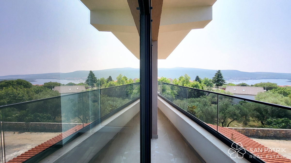 Mesto Krk - Moderna vila z bazenom in pogledom na morje