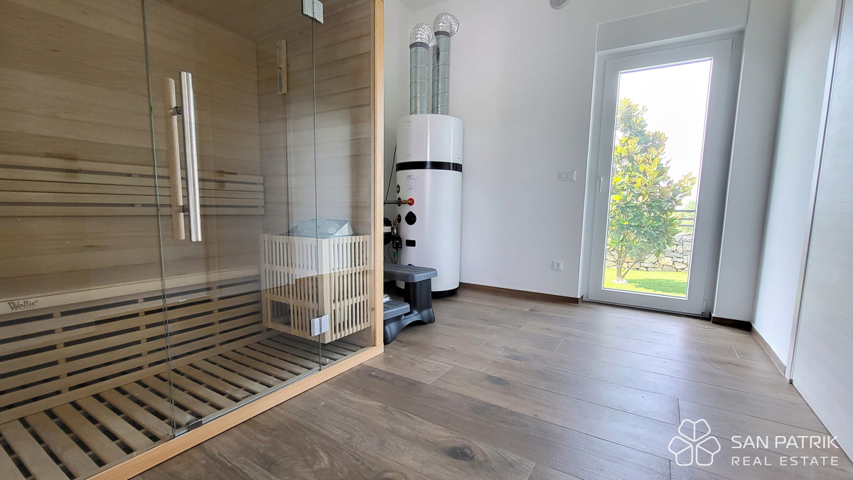 Mesto Krk - Moderna vila z bazenom in pogledom na morje