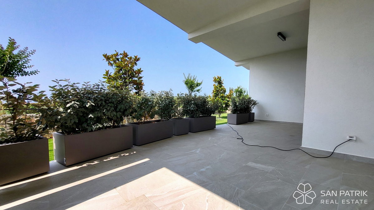 Mesto Krk - Moderna vila z bazenom in pogledom na morje