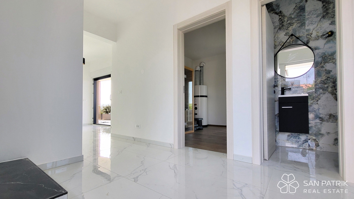 Mesto Krk - Moderna vila z bazenom in pogledom na morje