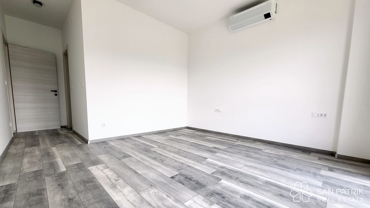 Mesto Krk - Moderna vila z bazenom in pogledom na morje