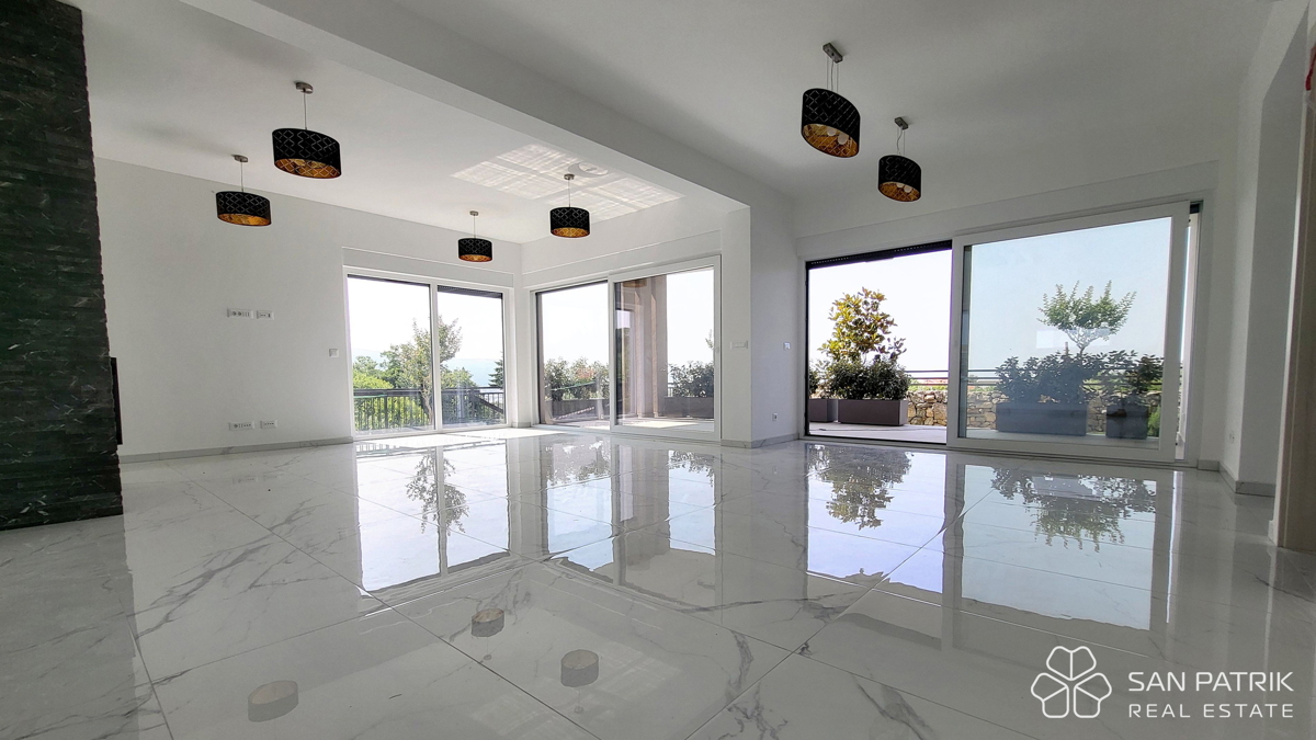 Mesto Krk - Moderna vila z bazenom in pogledom na morje