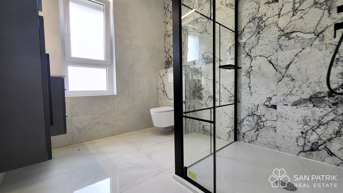 Mesto Krk - Moderna vila z bazenom in pogledom na morje