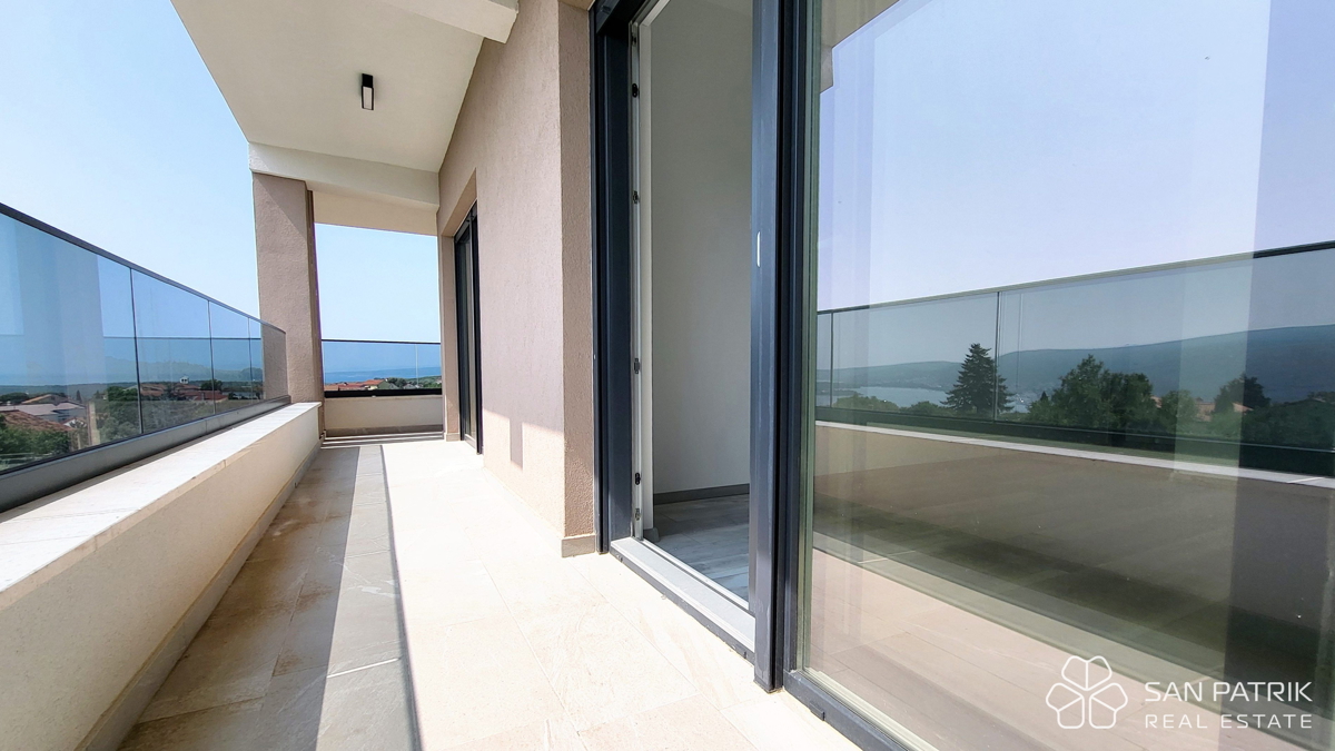 Mesto Krk - Moderna vila z bazenom in pogledom na morje