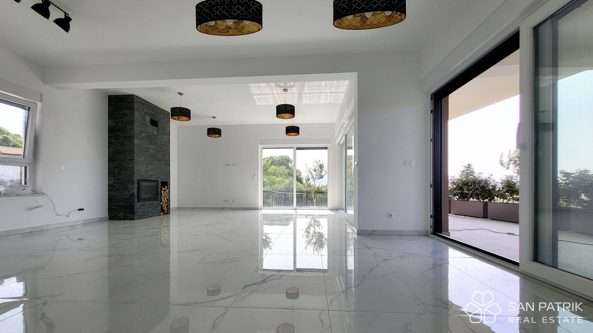 Mesto Krk - Moderna vila z bazenom in pogledom na morje