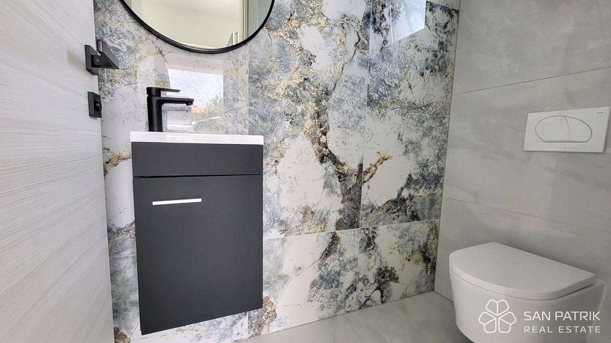 Mesto Krk - Moderna vila z bazenom in pogledom na morje