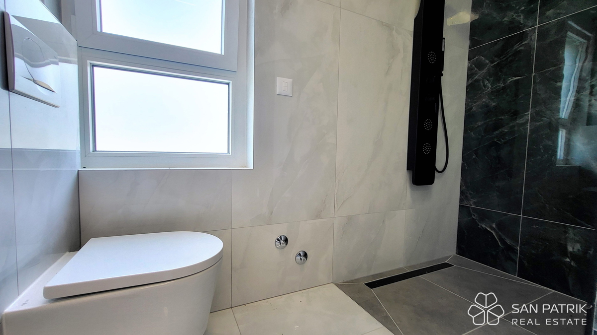 Mesto Krk - Moderna vila z bazenom in pogledom na morje