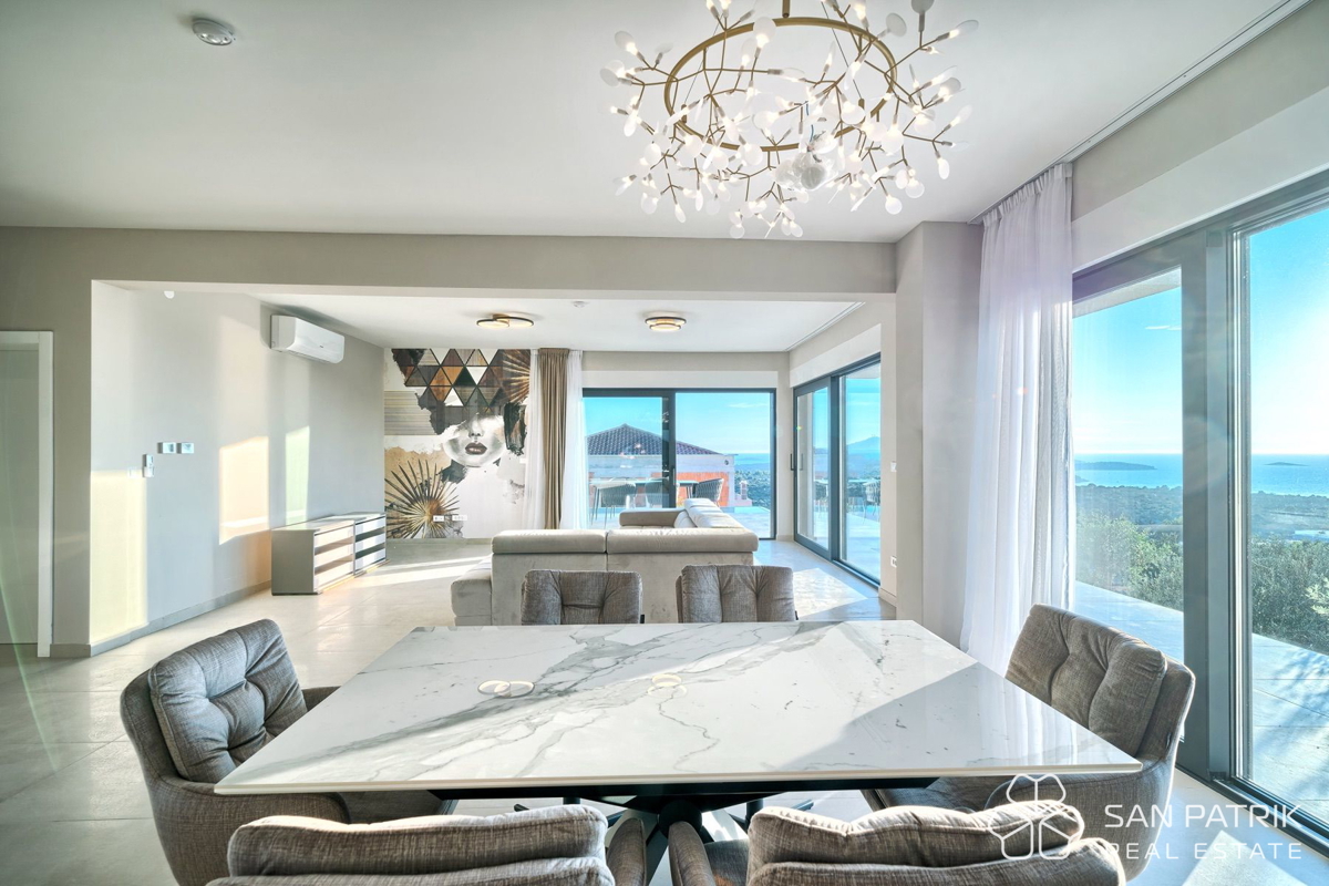 PRIMOŠTEN – SODOBNA VILA Z BAZENOM IN OSUPLJIVIM RAZGLEDOM